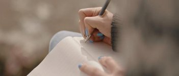 5 Tips Supaya Nggak Sedih Ditinggal ‘Pergi’