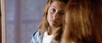 Sedih Berantem Sama Sahabat