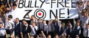 5 Trik Biar Nggak Jadi Korban Bully di Sekolah Baru