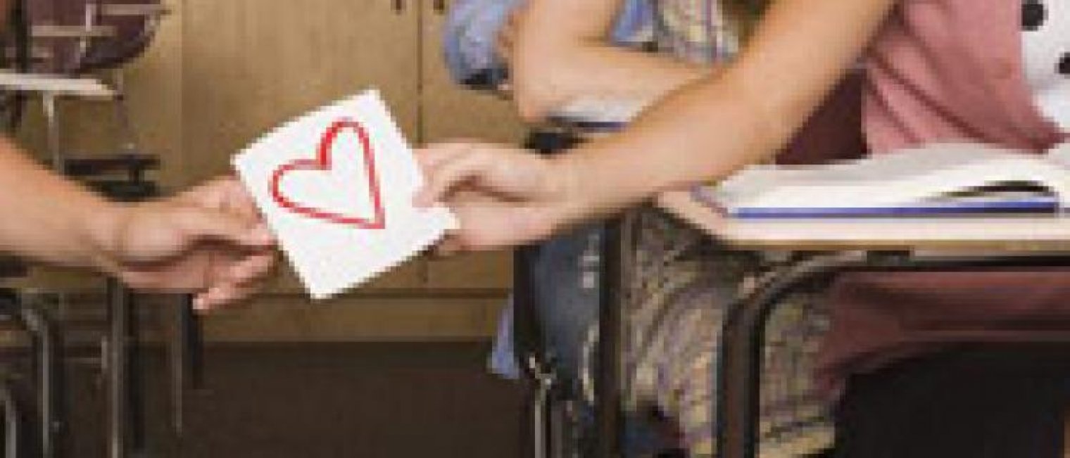 Pacarku Satu Sekolah Denganku, Aku Harus Gimana ya?