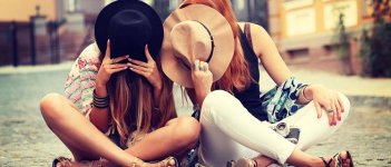 Sahabat Suka Gosip? Lawan Pakai 5 Cara Ini!