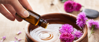 Basmi Kram Perut Pakai Minyak Esensial!