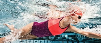 Menstruasi Berhenti Pas Berenang? Kok, Bisa?