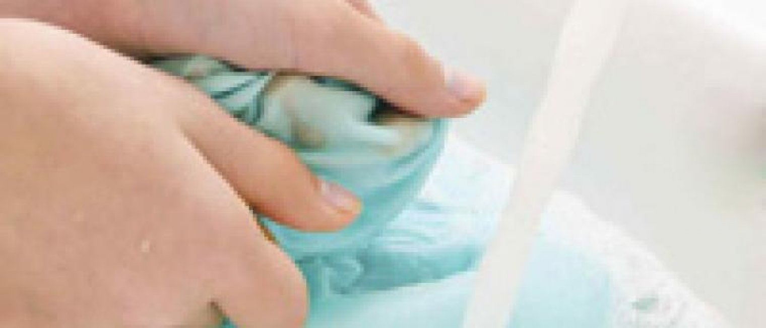 Pakaian Dalam Bersih, Bebas Noda Darah