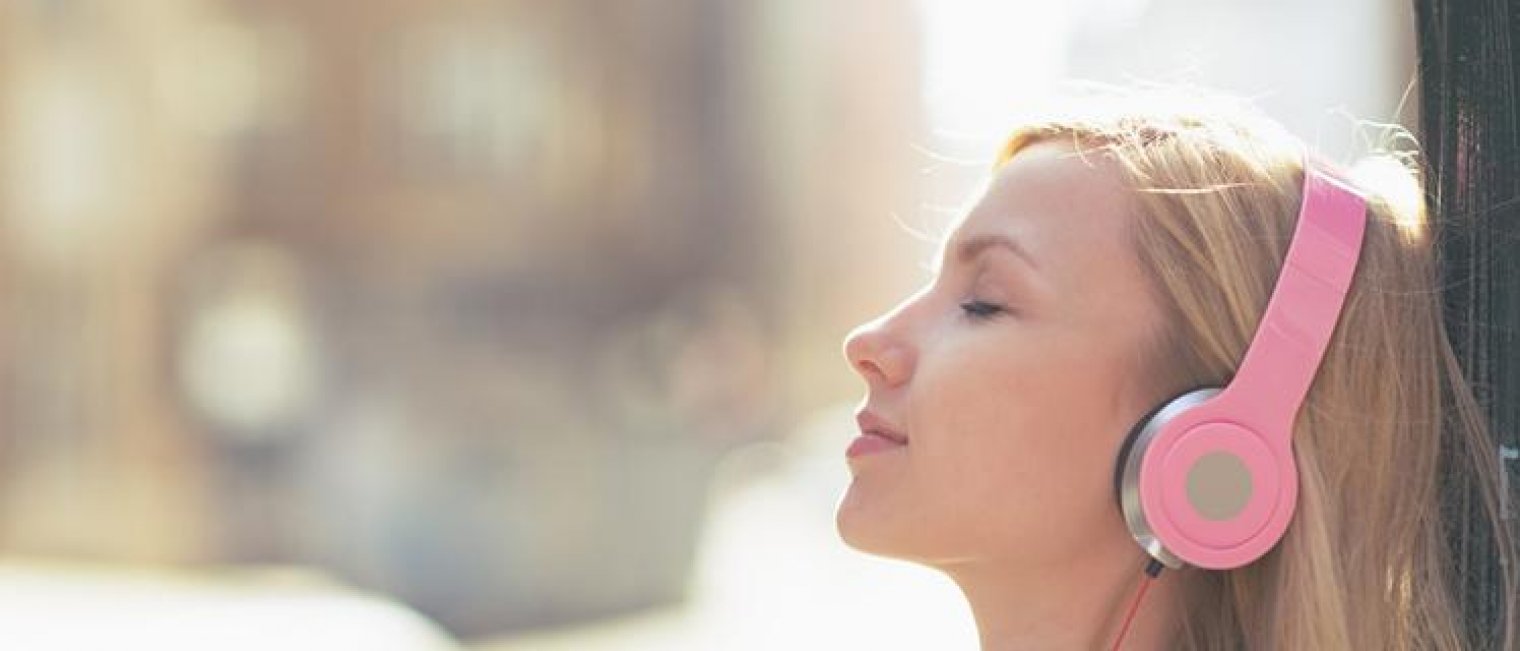 Dengerin Lagu Ini Supaya Mood Kamu Lebih Asik pas Menstruasi