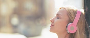 Dengerin Lagu Ini Supaya Mood Kamu Lebih Asik pas Menstruasi